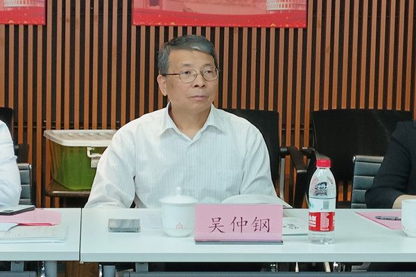 04 吳仲鋼老師_副本.jpg