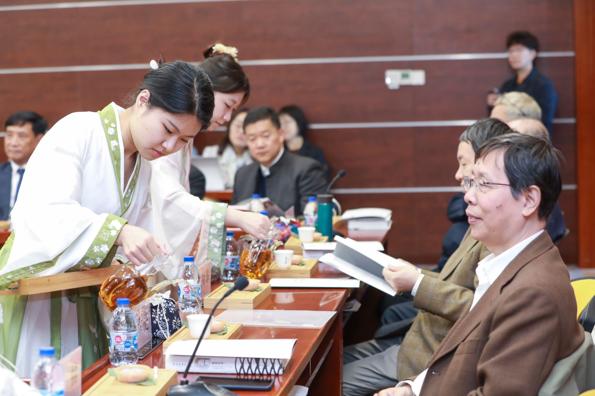 圖十四 中華茶文化品鑒會活動.jpg 圖十四 中華茶文化品鑒會活動.jpg
