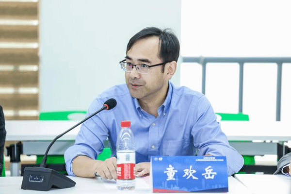 童歡嶽老師.png